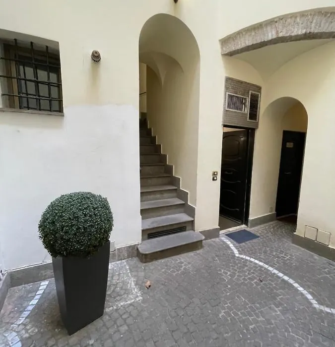 Casa Cappellari design studio a Campo de' Fiori-1